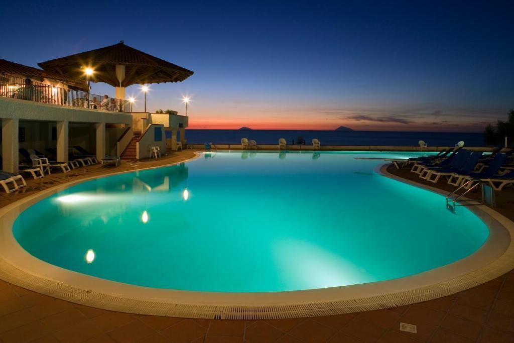 Th Gioiosa Mare - Capo Calava Village Gioiosa Marea Bagian luar foto