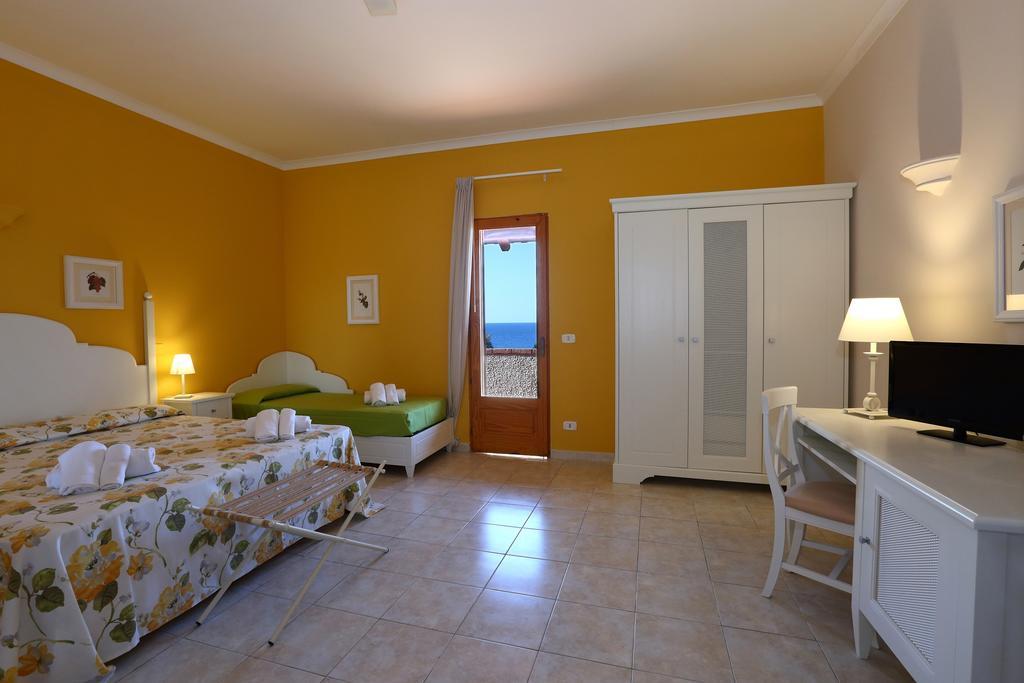Th Gioiosa Mare - Capo Calava Village Gioiosa Marea Bagian luar foto