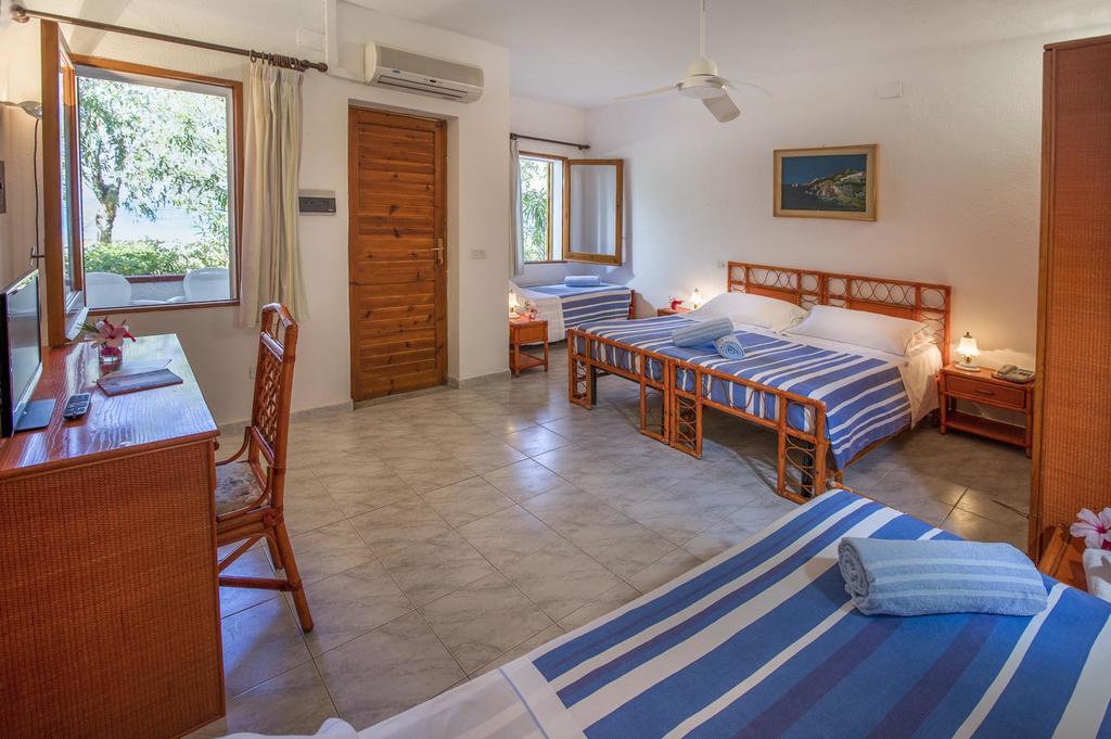 Th Gioiosa Mare - Capo Calava Village Gioiosa Marea Bagian luar foto